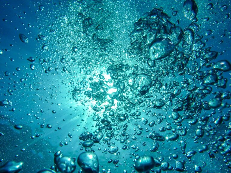 כיצד ניתן ליצור מים מאוויר?