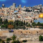האם אזרח ישראלי חייב להיות תושב ישראל?