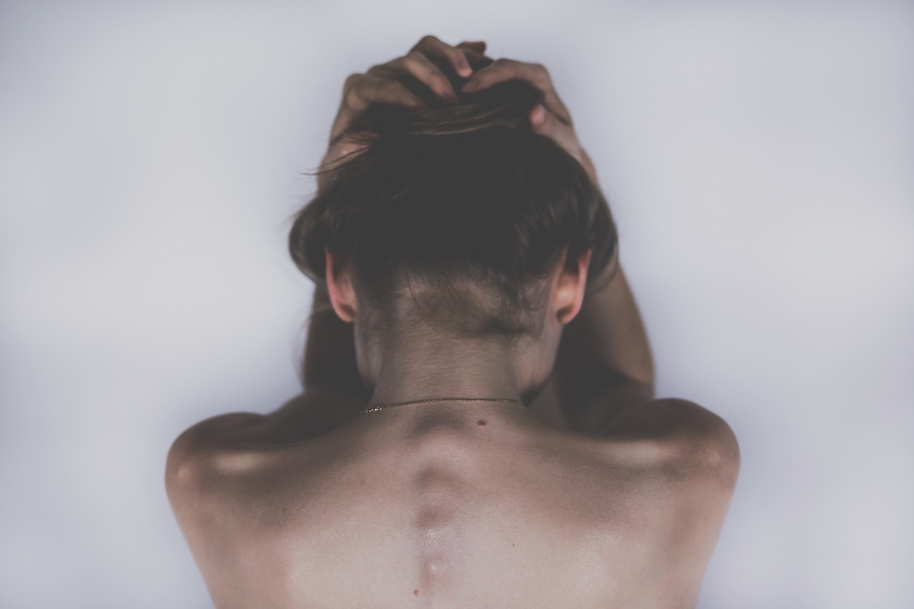 כיצד לאבחן בליטה או פריצה בעמוד השדרה